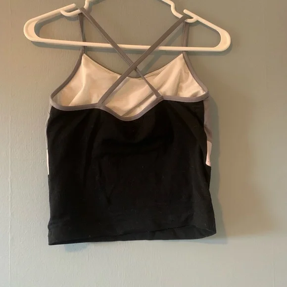 ❗️3/$20❗️ ATHLETIC TANK TOP - Picture 2 of 3